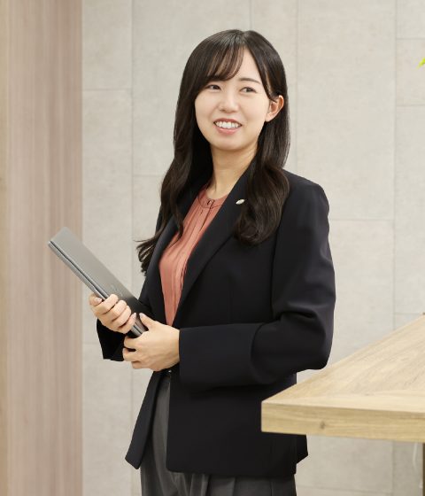 経営管理業務に取り組む社員