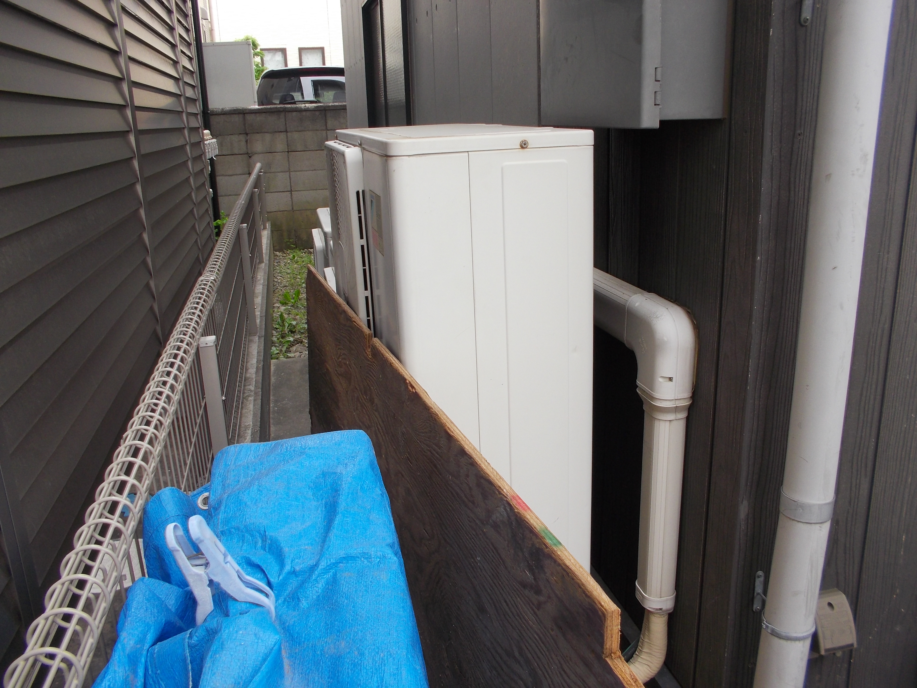エアコン　室外機