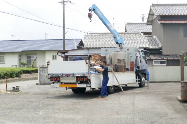 トラックと廃棄物